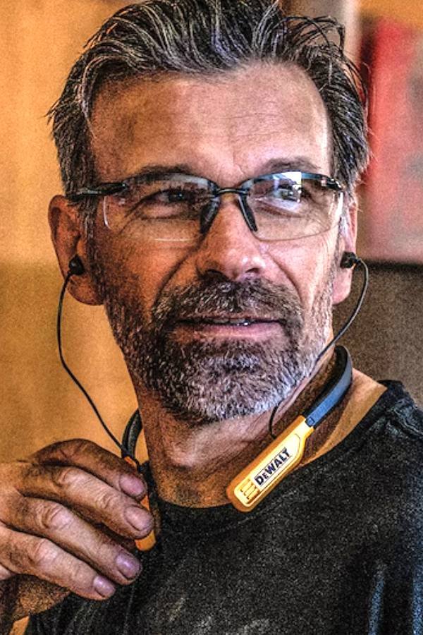 🎧 ¡Audífonos DeWalt IPX6! 🎵 ¿Música para Rudos como Chuck Norris y sus Cumbias ó Puro Marketing? 💥🤔 14 IMAGEN - LaTachuelaTech - dewalt ipx6 - Auriculares Dewalt - Comparativa - 07