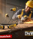 IMAGEN - LaTachuelaTech - dewalt ipx6 - Auriculares Dewalt - Dewalt IPX6 en primer plano salpicados de lodo sobre una viga de acero en una obra en construcción - 08