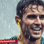 🎧 ¡Audífonos DeWalt IPX6! 🎵 ¿Música para Rudos como Chuck Norris y sus Cumbias ó Puro Marketing? 💥🤔 44 IMAGEN - LaTachuelaTech - dewalt ipx6 - Auriculares Dewalt - corredor sudando y bajo la lluvia sonriente escuchando música con sus Dewalt IPX6 - 07