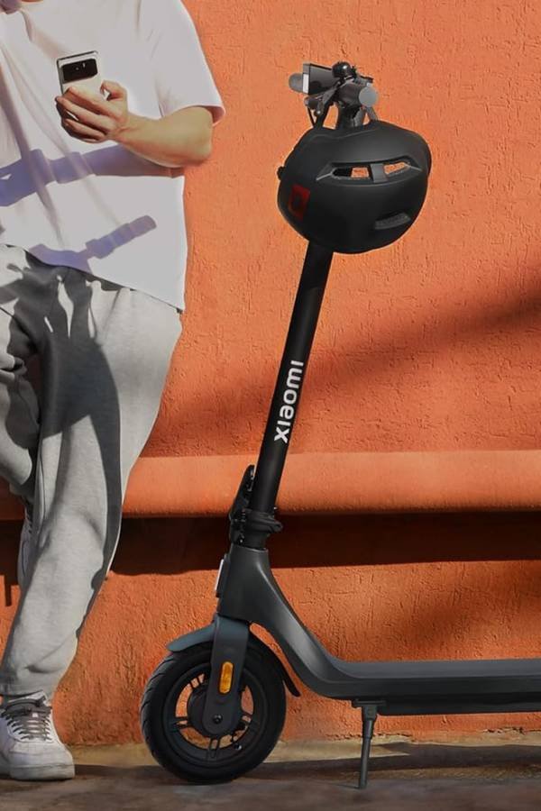 ¿Un Patín Eléctrico? ¡No! Es el HONEYWHALE T4B SCOOTER ELÉCTRICO 🤘 ¡Tu Pasaporte a la Libertad! 27 IMAGEN - LaTachuelaTech - HoneyWhale T4b Scooter Eléctrico - comparativa - XIAOMI Electric Scooter 4 Lite 2nd Gen - 07